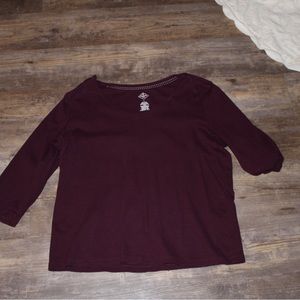 Maroon three-quarter sleeve T-shirt